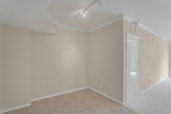 Building Photo - 600 S Dixie Hwy