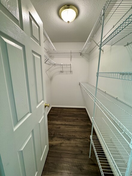 Building Photo - 3054 Cherrywood Dr