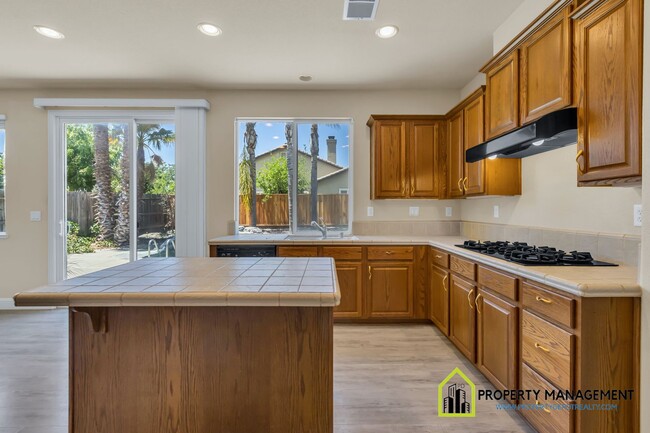 Building Photo - Luxury 5-BR Home Rental in Elk Grove