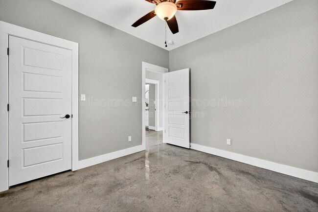 Building Photo - 1507 S 7th Ave