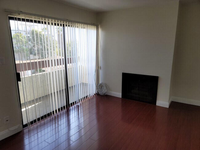 Balcony & Fireplace - 1421 16th St