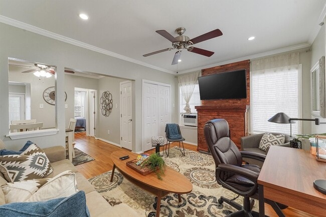 Building Photo - 403 W Polk St