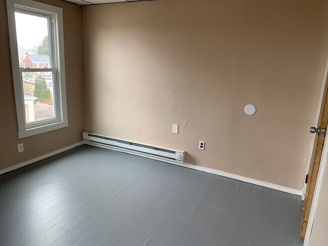 Building Photo - 1030 Quincy St