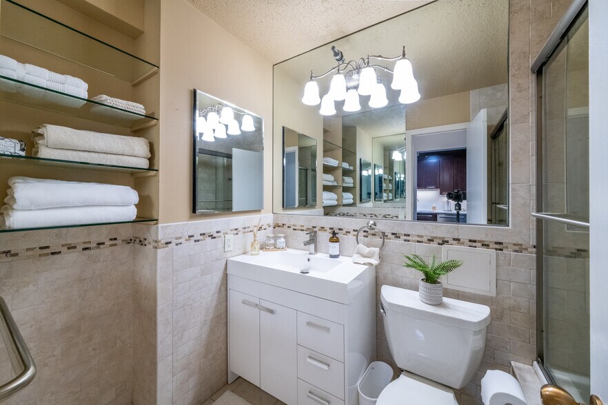 Spa-like bathroom - 14 Nosband Ave