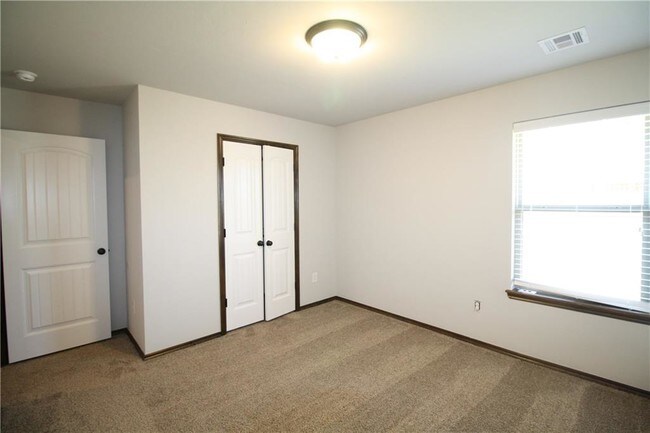 Building Photo - 13924 Northwood Village Dr