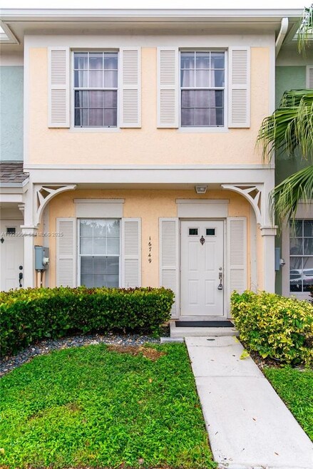 Building Photo - 16749 Hemingway Dr