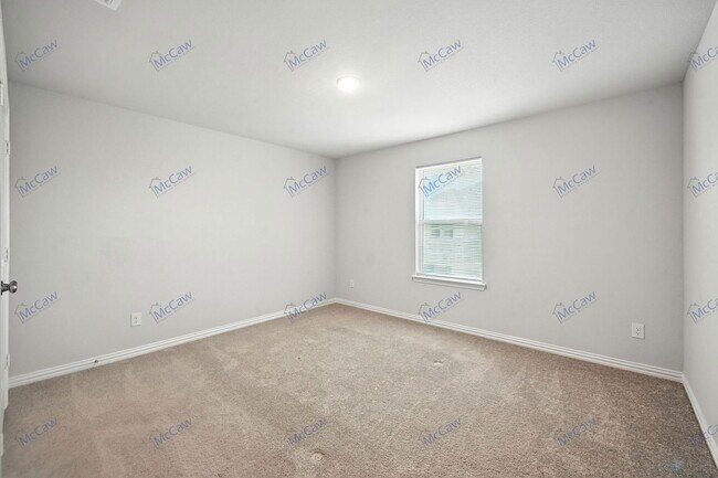 Building Photo - 700 Parkside Dr