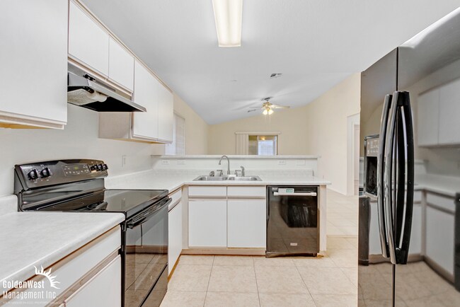 Building Photo - Comfortable 3Bdm 2Ba Home in Sun City!