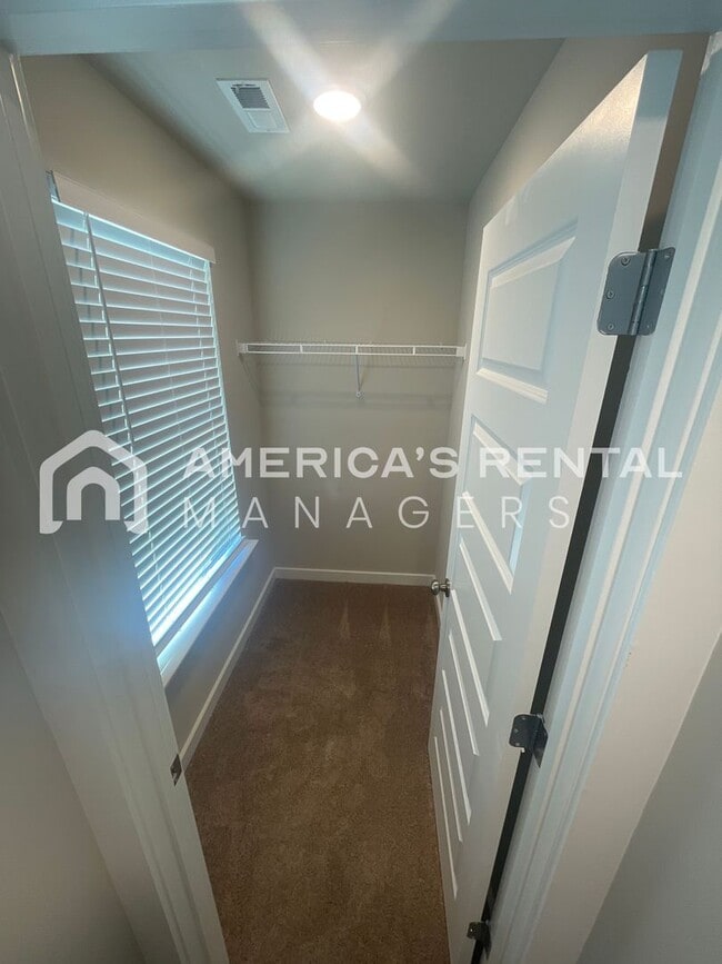 Building Photo - 255 Buckhorn Cir