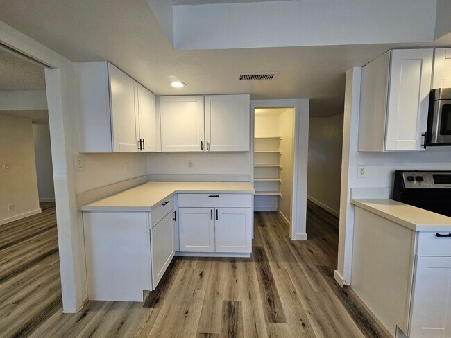 Building Photo - Updated 4BR Home | Pool + 2 Car Garage | Single Level