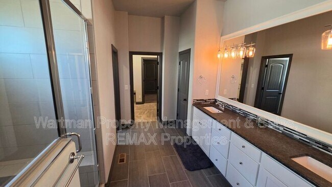 Building Photo - 10250 Hewlett's Gulch Ct