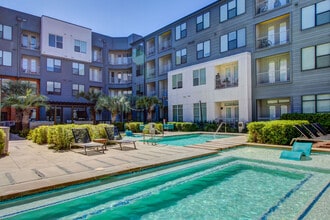Elan East apartments — community photo - Elan East