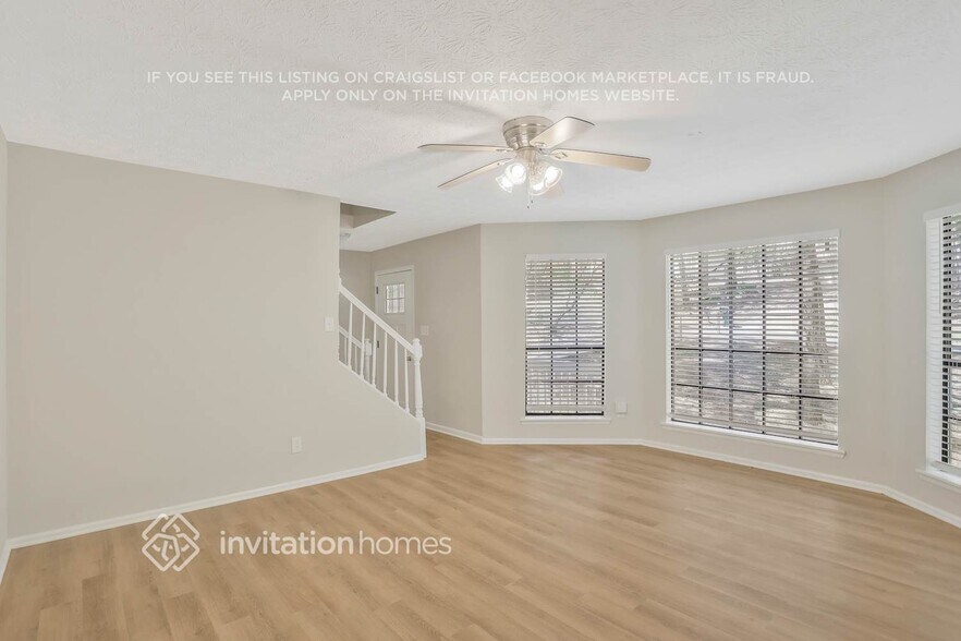 Building Photo - 5231 Mainstreet Park Dr