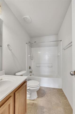 Building Photo - 2141 Franks St