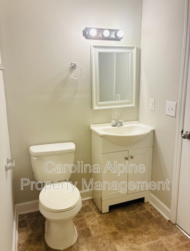 Building Photo - 416 Stirrup Ct