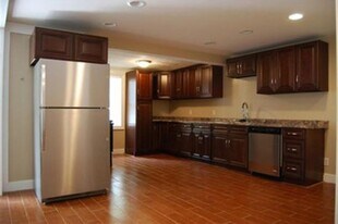 Building Photo - 265 Main St