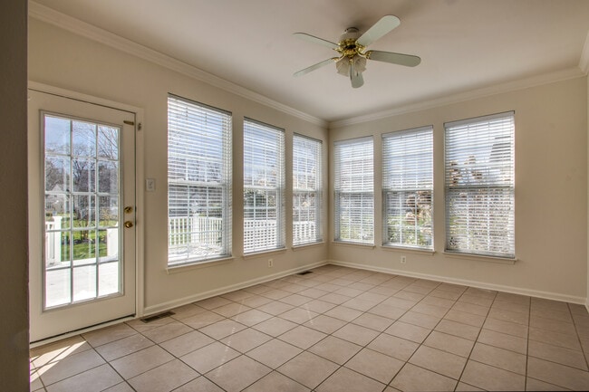 Building Photo - 30 Wanoma Cir