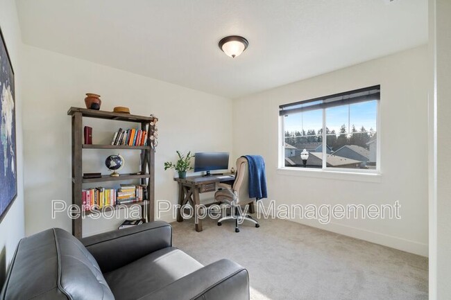 Building Photo - 13600 NE 110th Way