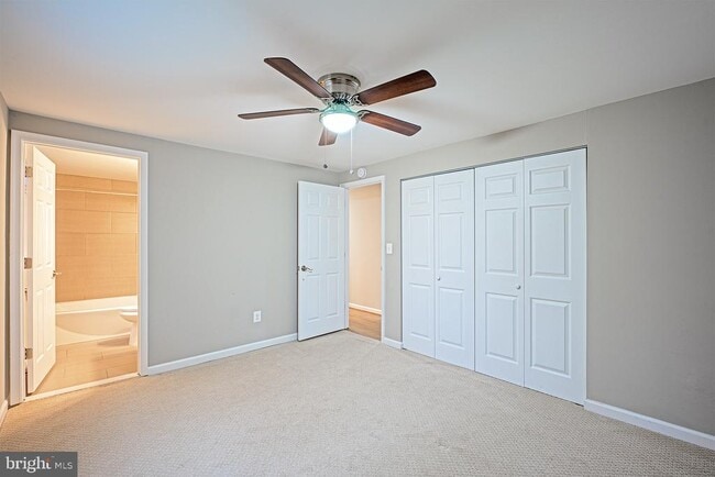 Building Photo - 9705 Locust Hill Dr