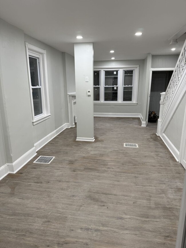 Building Photo - Just Renovated! Charming 3-Bedroom Home in Chester, PA