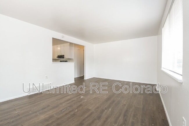 Building Photo - 1040 N Raleigh St