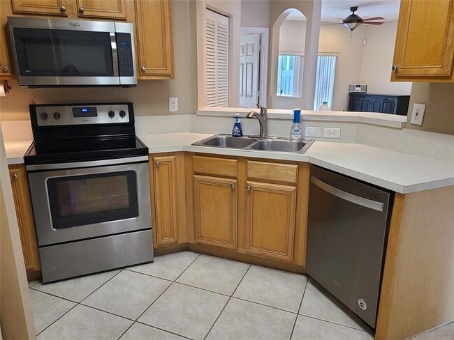 Building Photo - 4740 SW 12th Pl