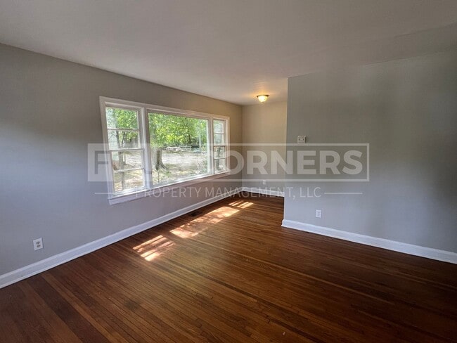 Building Photo - 2306 E Lexington Ave
