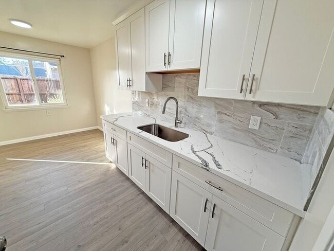 Building Photo - 1024 Luther Ave