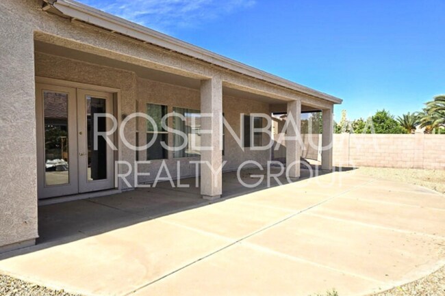 Building Photo - Stunning 2-beds, 2-baths home located in t...