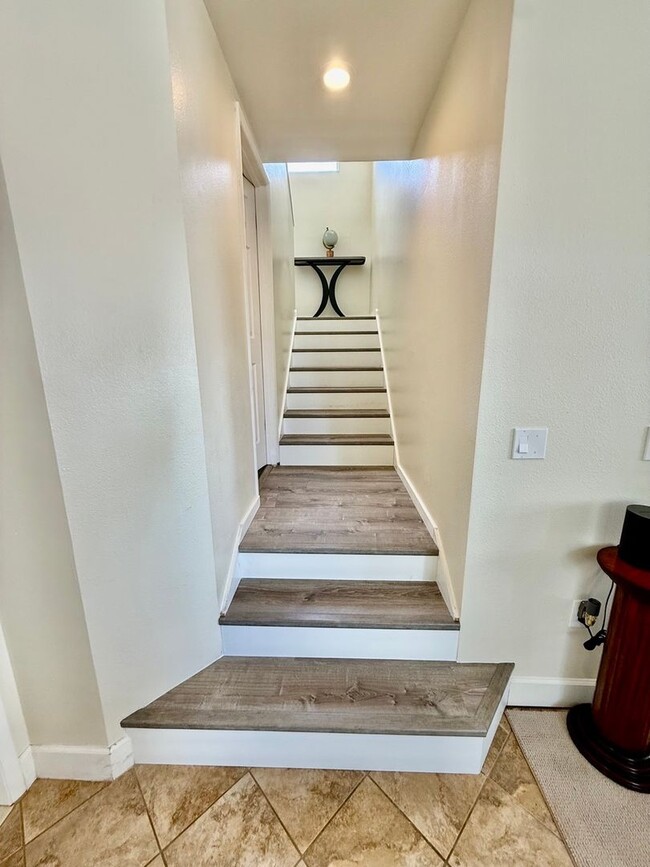 Building Photo - Kapolei/4 BD/2.5 BA/Garage