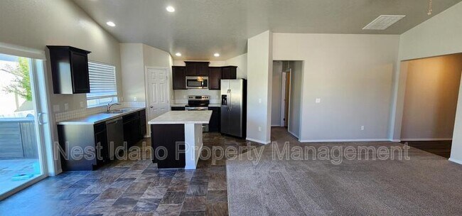 Building Photo - 2316 N Mountain Ash Ave