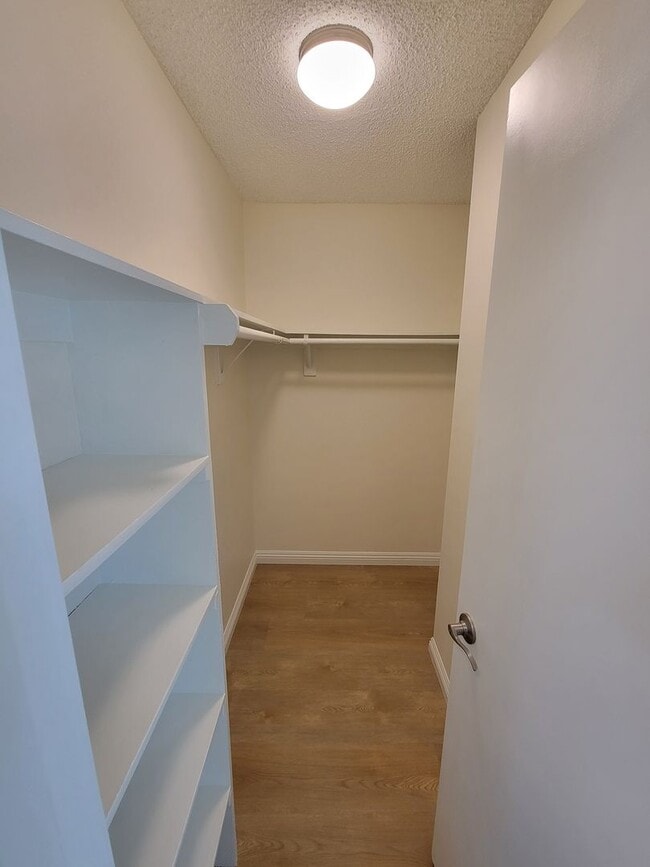 Building Photo - Torrance Townhouse for LEASE | 3 Bed/2 Bat...