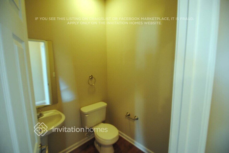 Building Photo - 8003 Blue Stream Ln