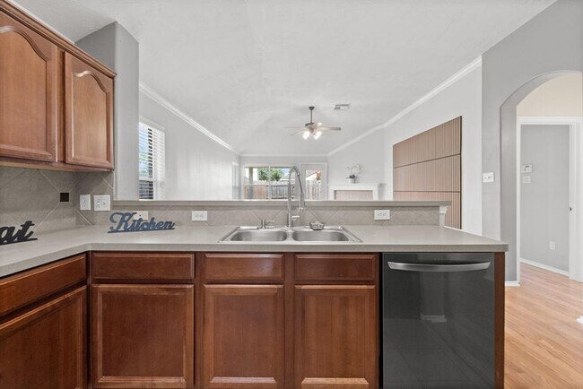 Building Photo - 4766 Wind Trace Dr