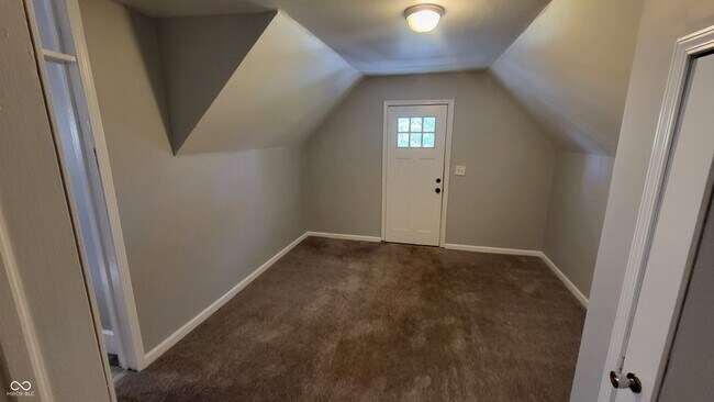 Building Photo - 1807 Raible Ave