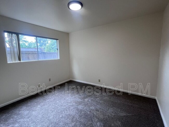 Building Photo - 534 Steele Ln