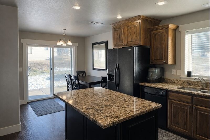 Building Photo - 336 W 200 S