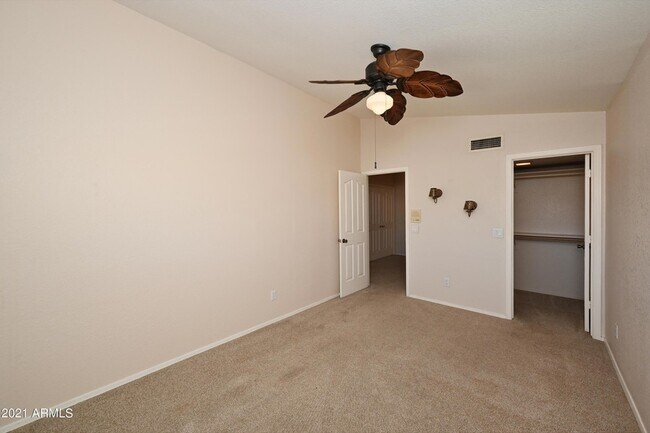 Building Photo - 5730 E Gelding Dr
