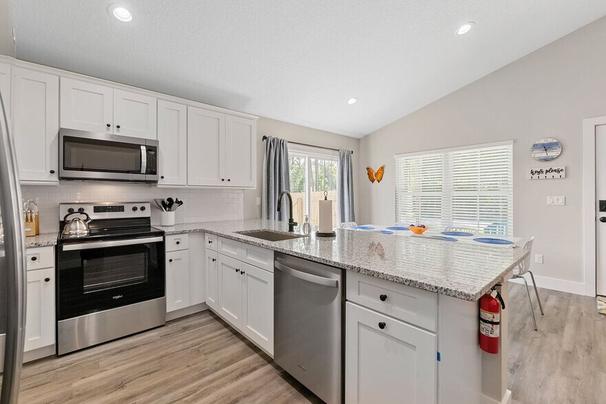 Building Photo - 1000 Josiah St