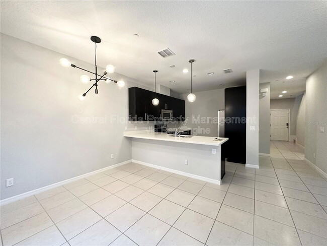 Building Photo - 122 Zamora Pl