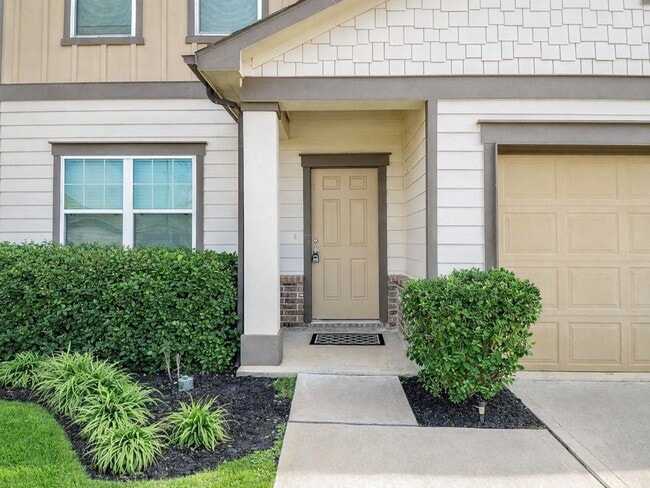 Building Photo - 1013 Banyon Tree Ln