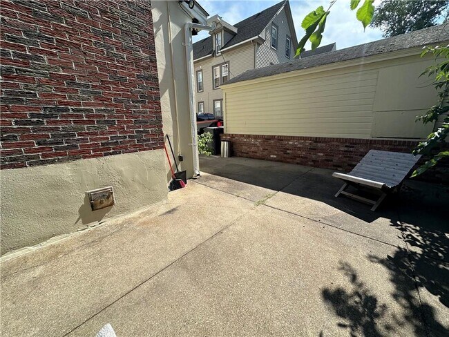 Building Photo - 1245 Cranston St