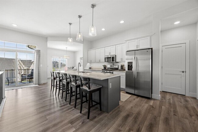Building Photo - 2881 Blue Sage Dr