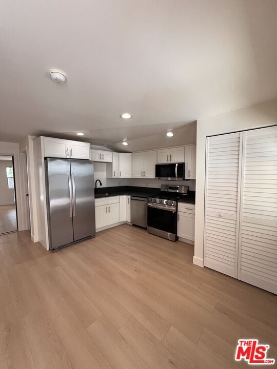 Building Photo - 946 S Lucerne Blvd