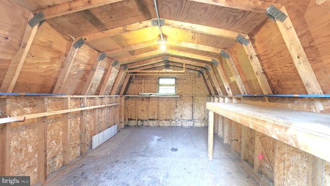 Building Photo - 5 Glenwood Dr
