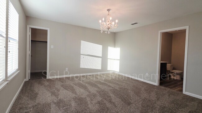 Building Photo - 824 Rivers Creek Ln