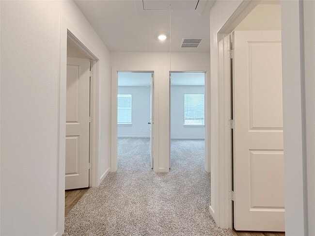 Building Photo - 28214 Meadowlark Sky Dr