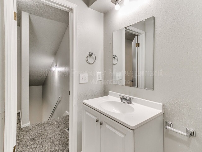 Building Photo - 8510 Candlewood Dr