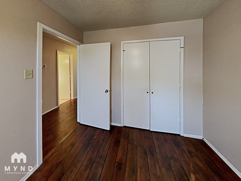 Building Photo - 5515 Brookview Ct