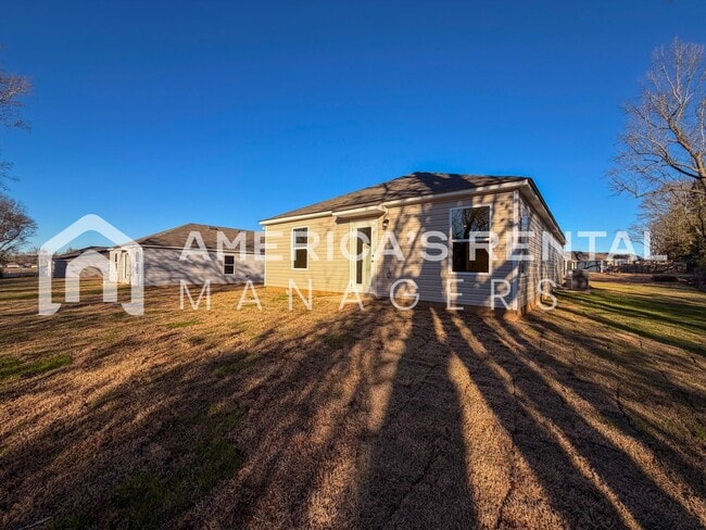 Building Photo - Coming Soon! Available to View NOW!!! DEPOSIT PENDING!!!